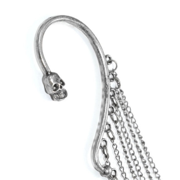 Free People Jewelry - New🌟Free People-Gothic Silver Chain and Rhinestone Ear Cuff